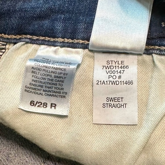 Lucky Brand Sweet Straight Jeans - Picture 10 of 10